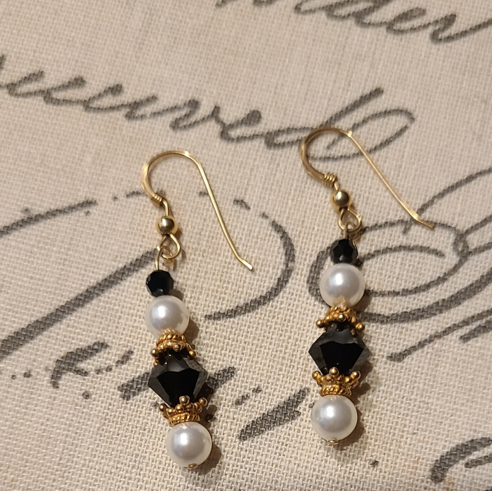 Handcrafted  with Swarovski Pearls and Crystals Dangle Earrings HANDMADE